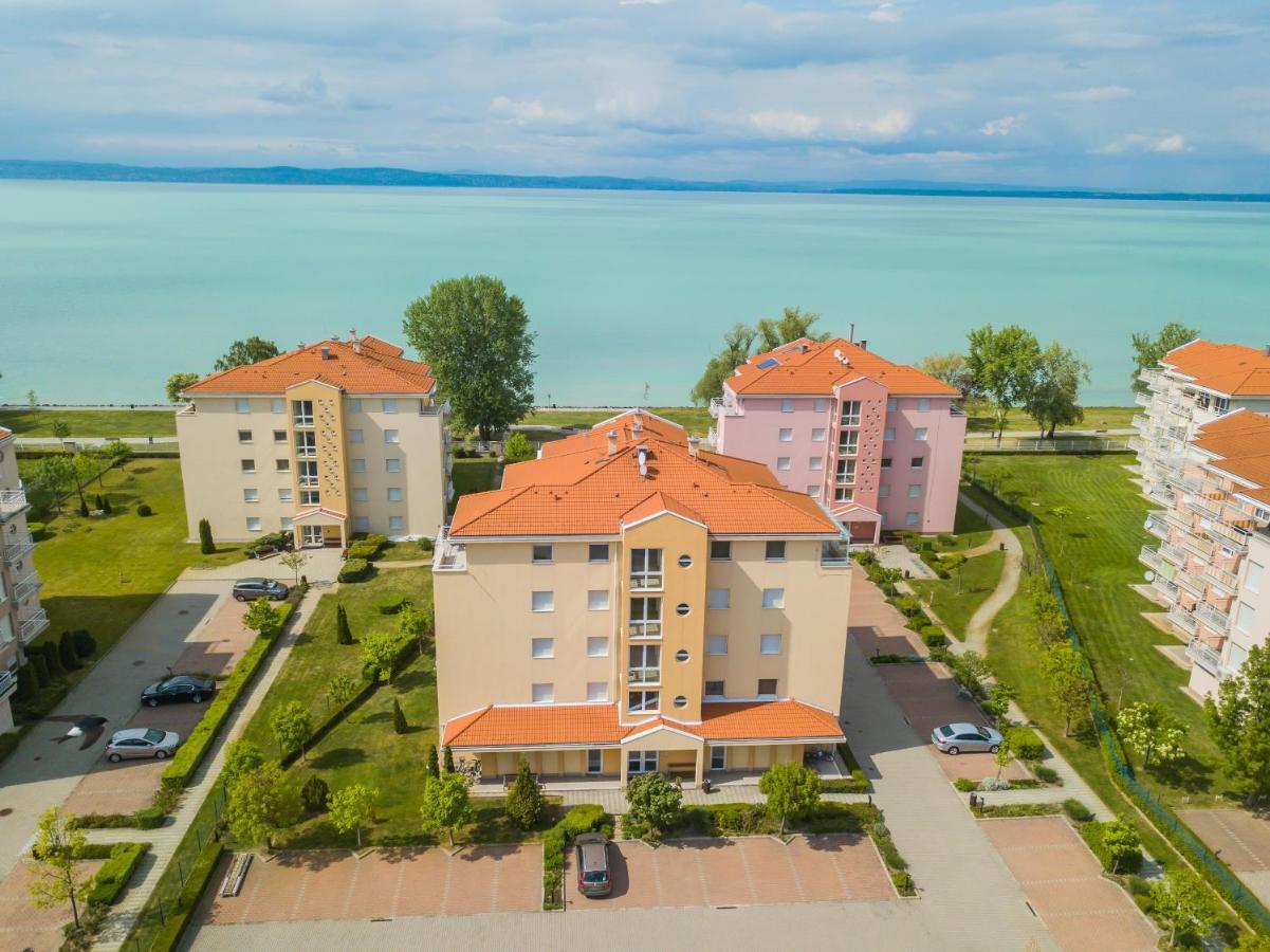 MF Golden Coast Panorama Apartment Siófok Buitenkant foto