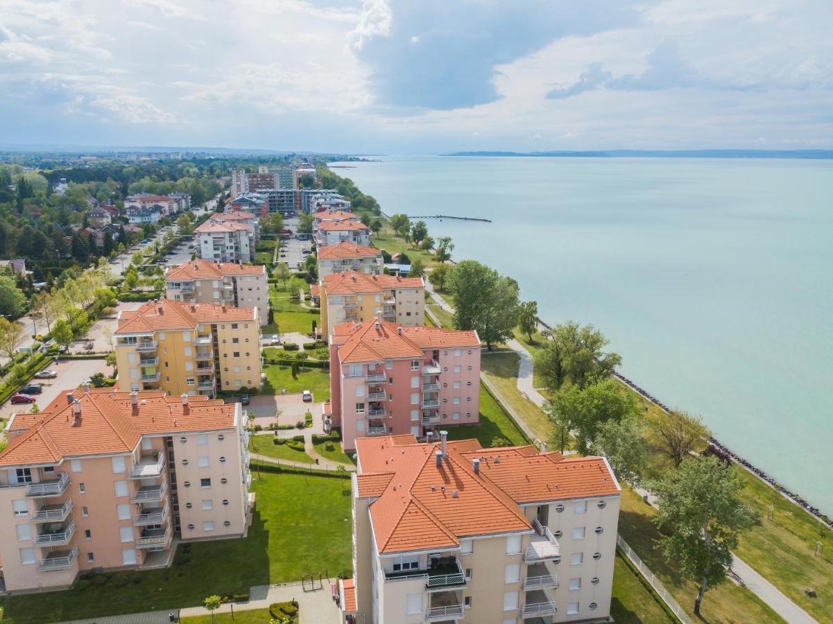 MF Golden Coast Panorama Apartment Siófok Buitenkant foto