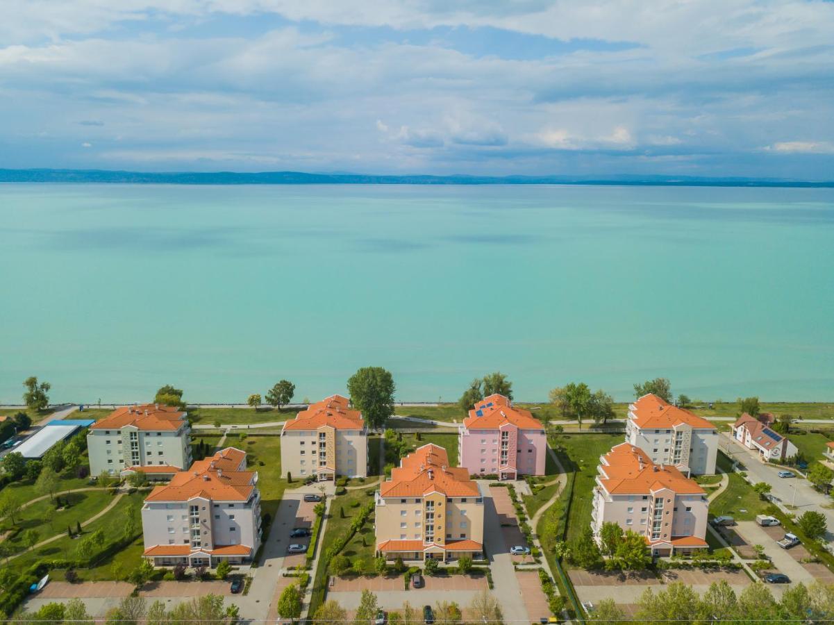 MF Golden Coast Panorama Apartment Siófok Buitenkant foto