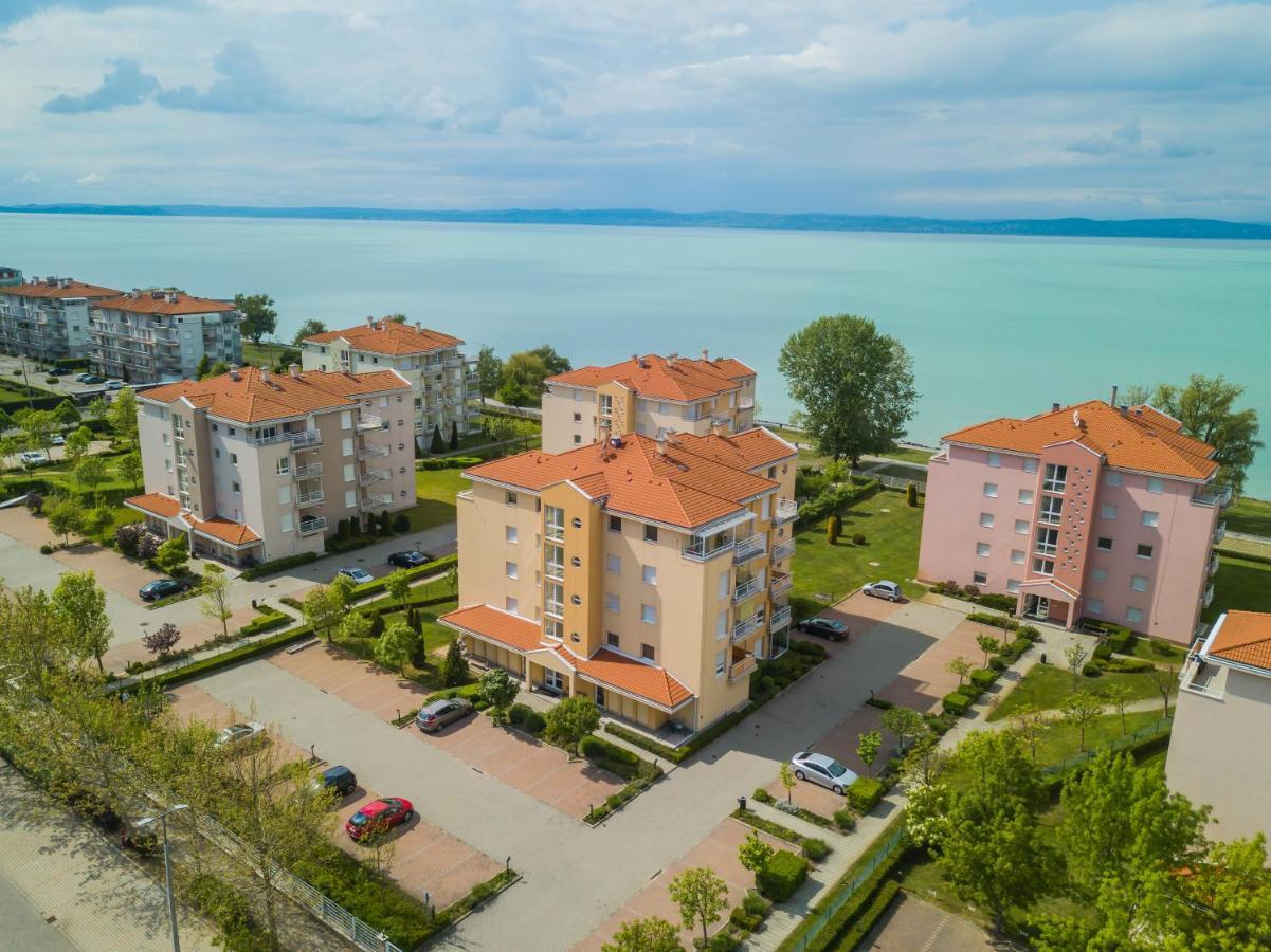 MF Golden Coast Panorama Apartment Siófok Buitenkant foto