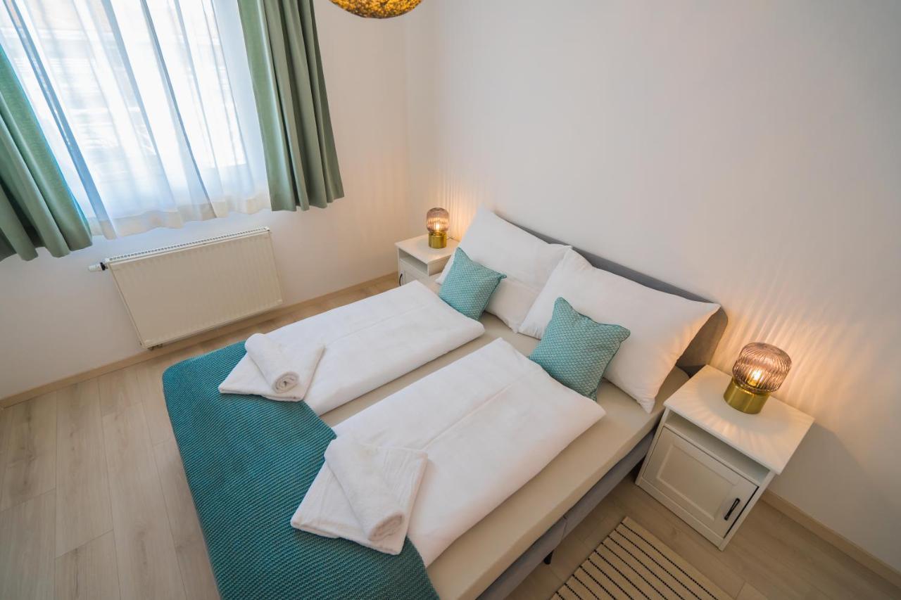 MF Golden Coast Panorama Apartment Siófok Buitenkant foto
