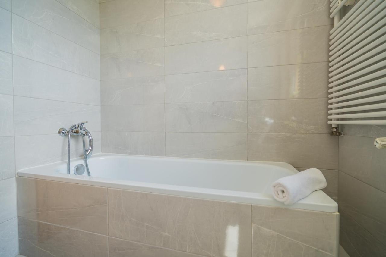 MF Golden Coast Panorama Apartment Siófok Buitenkant foto